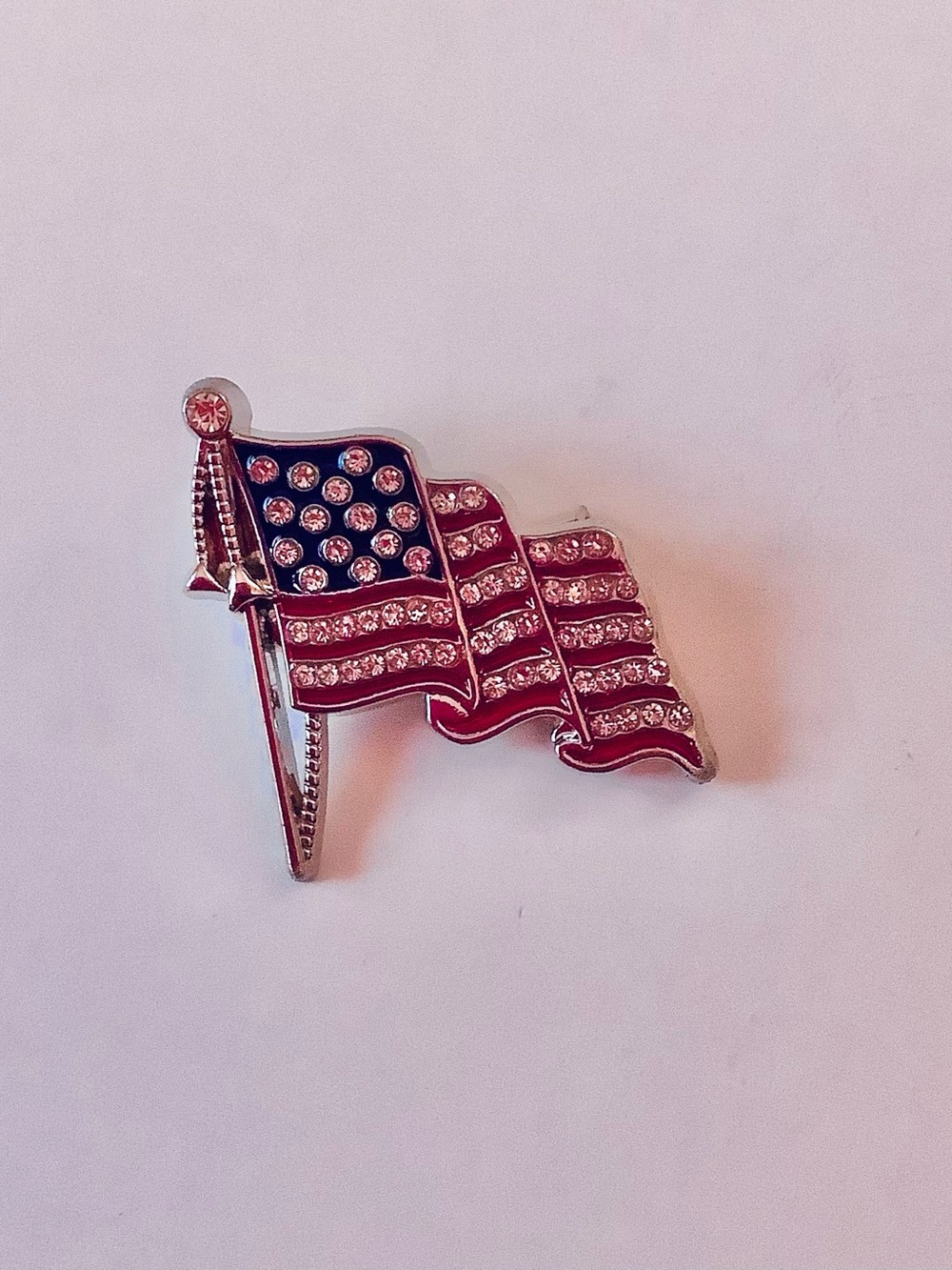 Two Patriotic Brooches - Picture 4 of 5